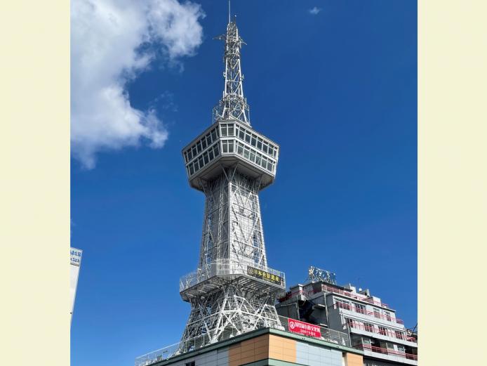 &lt;font color=&quot;#800080&quot;&gt;&lt;strong&gt;別府タワー&lt;/strong&gt;&lt;/font&gt;&lt;br&gt;&lt;span style=&quot;font-size:14px;&quot;&gt; 『東京タワー』や『通天閣』などと合わせて「タワー6兄弟」と呼ばれ、多くの鉄骨構造の電波塔・観光棟を手掛けた内藤多仲（たちゅう）によって設計。建設から65年経った2022年には大規模改修工事を行い、塗装は建築当時のグレーに復元され、高さも伸長したことで建設当時の100ⅿになりました。タワー内には展望台やデッキ、ミュージアムなどがあります。