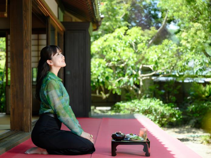 ▲枯山水の庭を鑑賞しながらゆったり過ごして